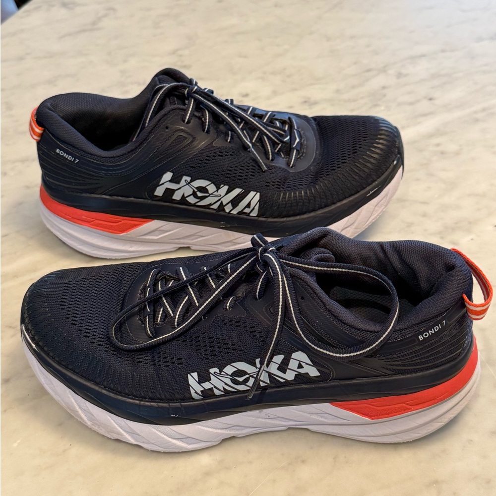 HOKA Women’s Bondi 7 Athletic Shoes - Picture 5 of 8